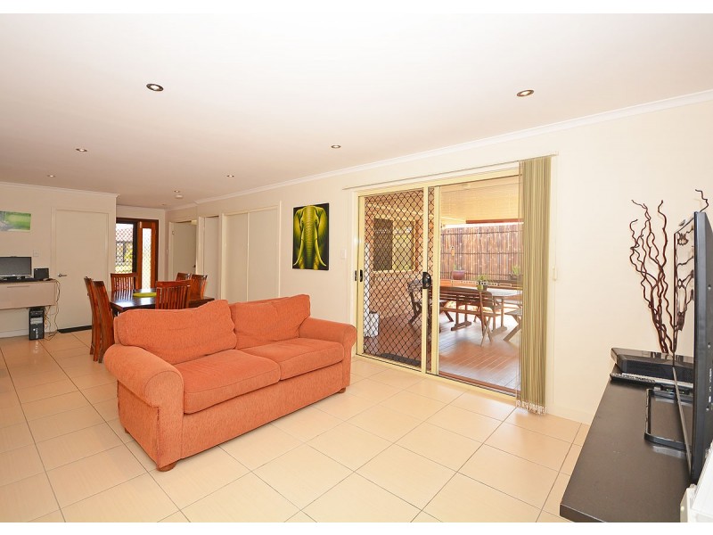 25 Anchorage Circuit, Point Vernon QLD 4655