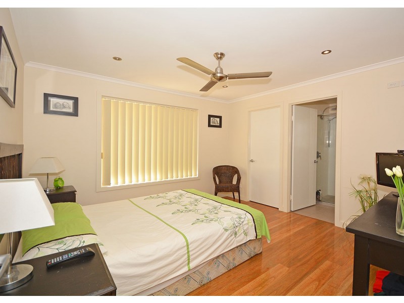 25 Anchorage Circuit, Point Vernon QLD 4655