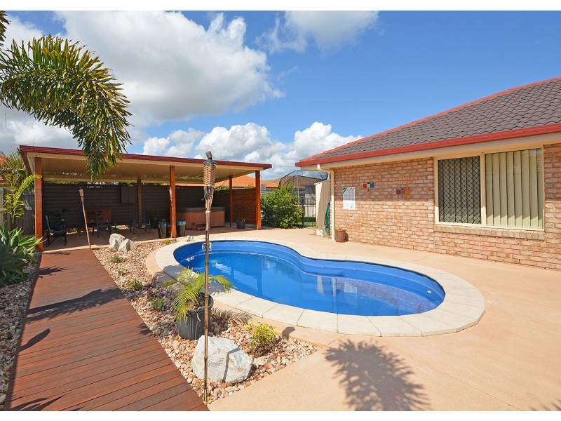 25 Anchorage Circuit, Point Vernon QLD 4655