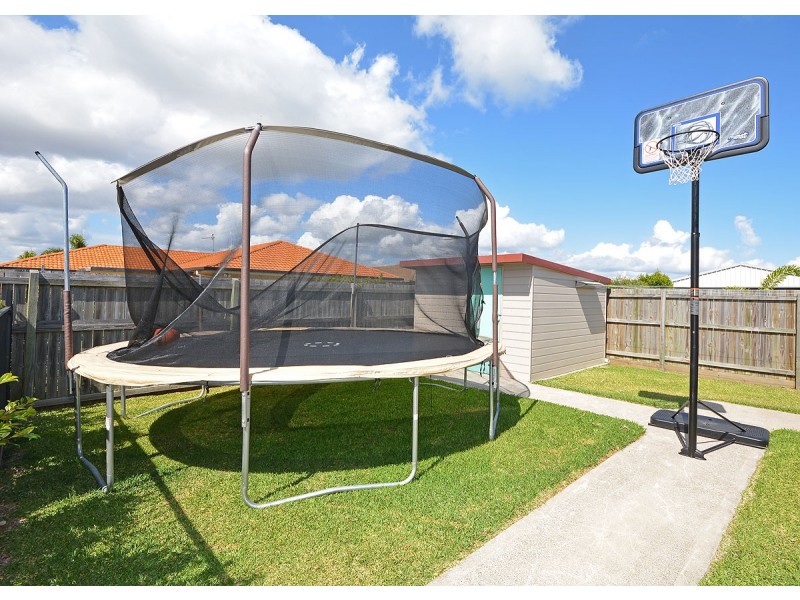 25 Anchorage Circuit, Point Vernon QLD 4655