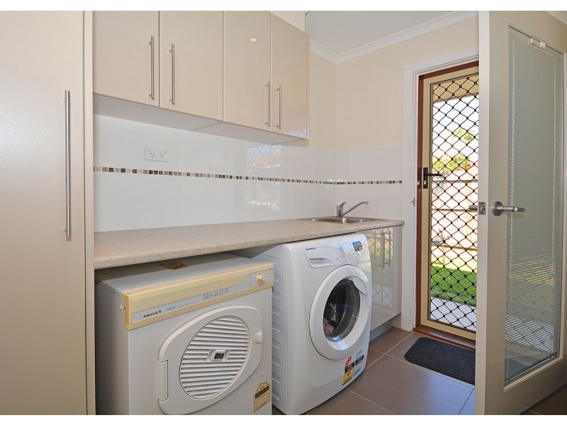 25 Anchorage Circuit, Point Vernon QLD 4655