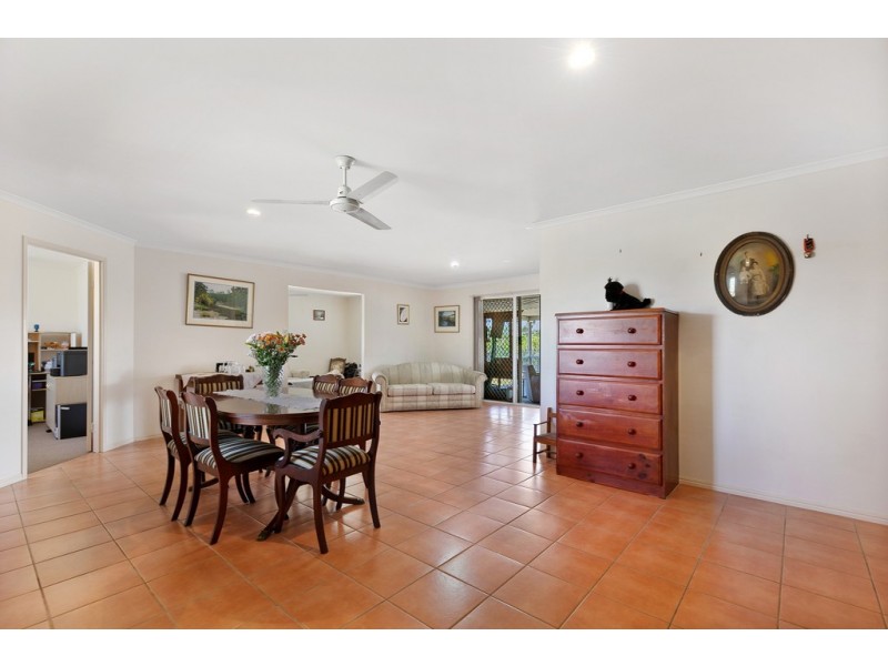 8 Wodalla Mews, Point Vernon QLD 4655