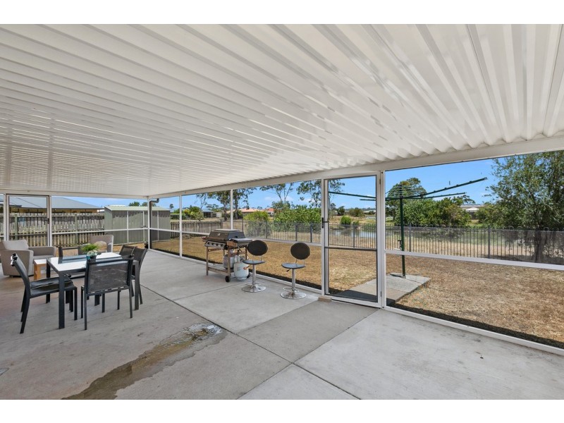 8 Wodalla Mews, Point Vernon QLD 4655