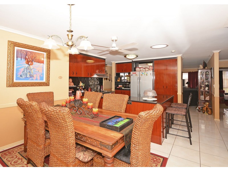 3 Rosella Way, Eli Waters QLD 4655