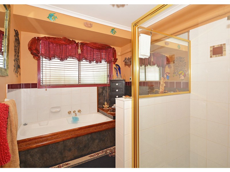 3 Rosella Way, Eli Waters QLD 4655