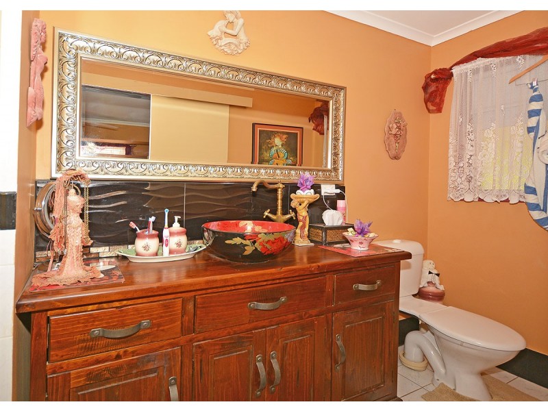 3 Rosella Way, Eli Waters QLD 4655