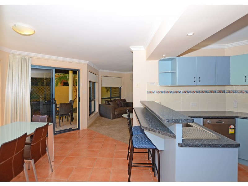 27/33 Elizabeth Street, Urangan QLD 4655