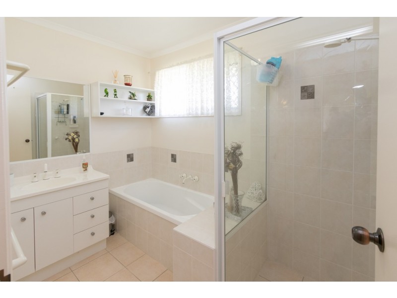 10 Gumtree Drive, Urraween QLD 4655