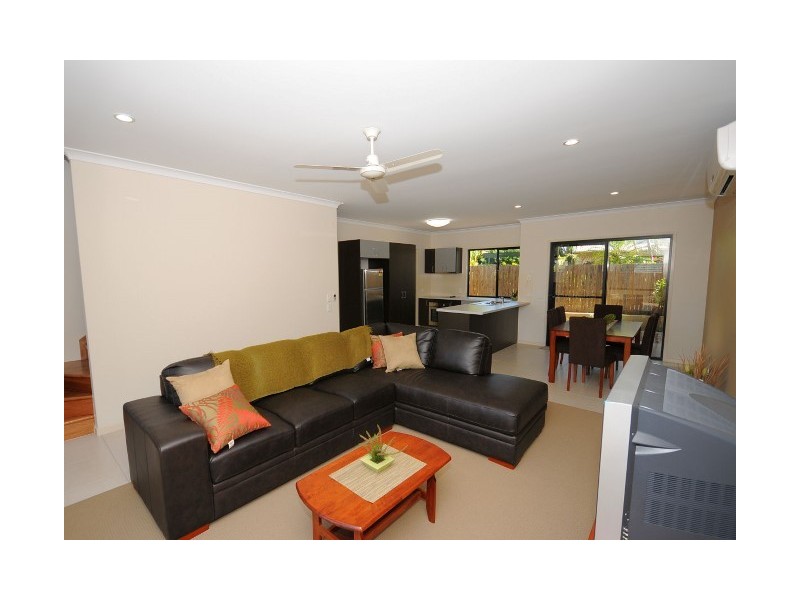 4/13 Tavistock Street, Torquay QLD 4655