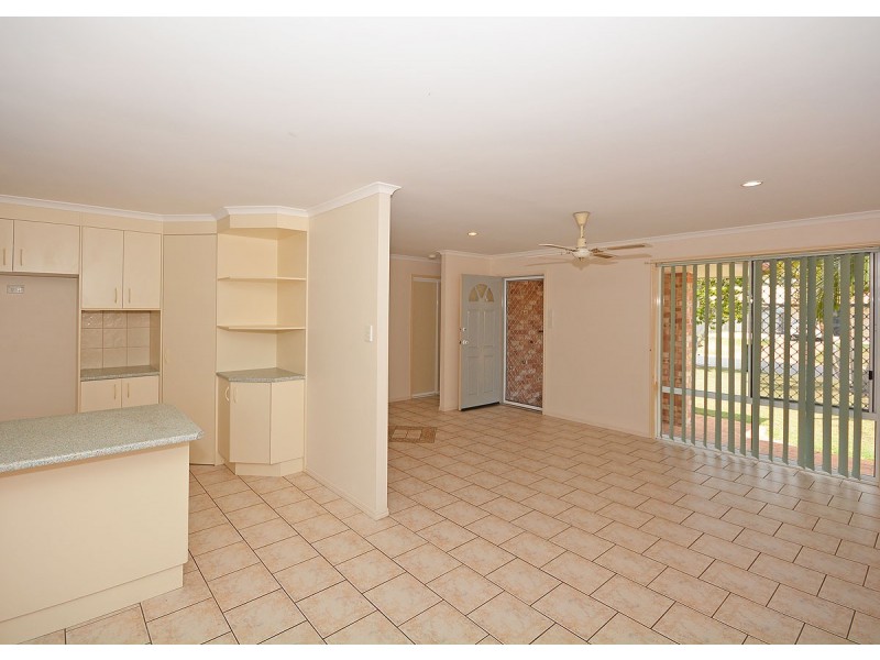 8 Ivybird Court, Torquay QLD 4655