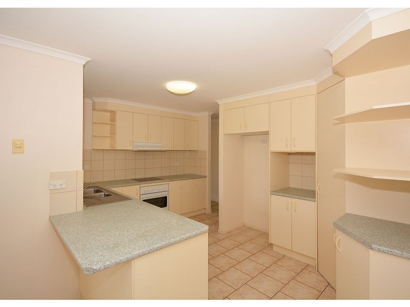 8 Ivybird Court, Torquay QLD 4655