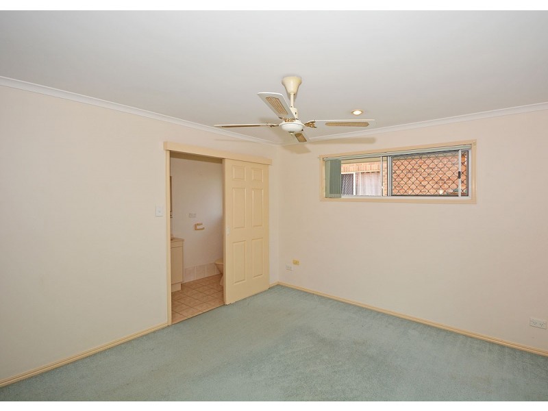 8 Ivybird Court, Torquay QLD 4655