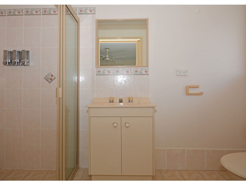 8 Ivybird Court, Torquay QLD 4655