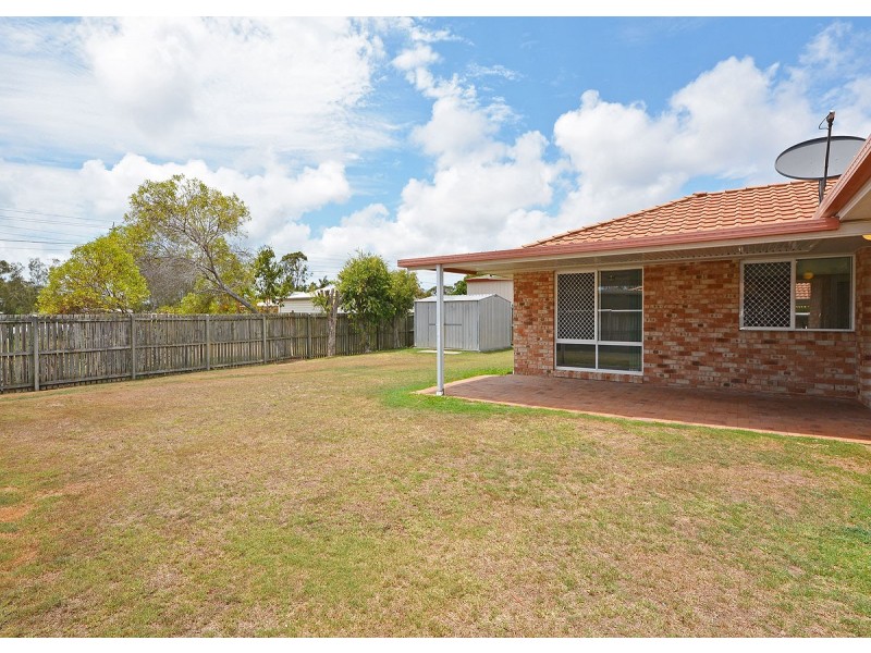 8 Ivybird Court, Torquay QLD 4655