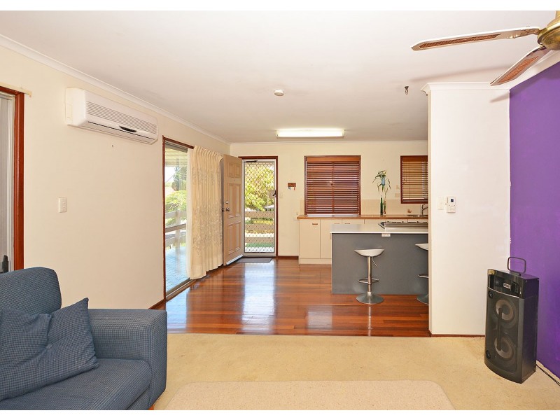 56 Margaret Street, Urangan QLD 4655