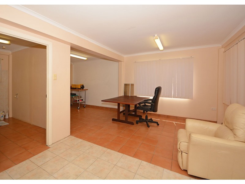 56 Margaret Street, Urangan QLD 4655