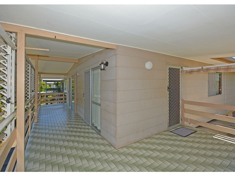 56 Margaret Street, Urangan QLD 4655