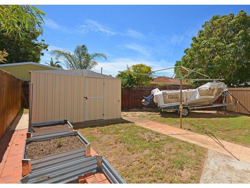 56 Margaret Street, Urangan QLD 4655
