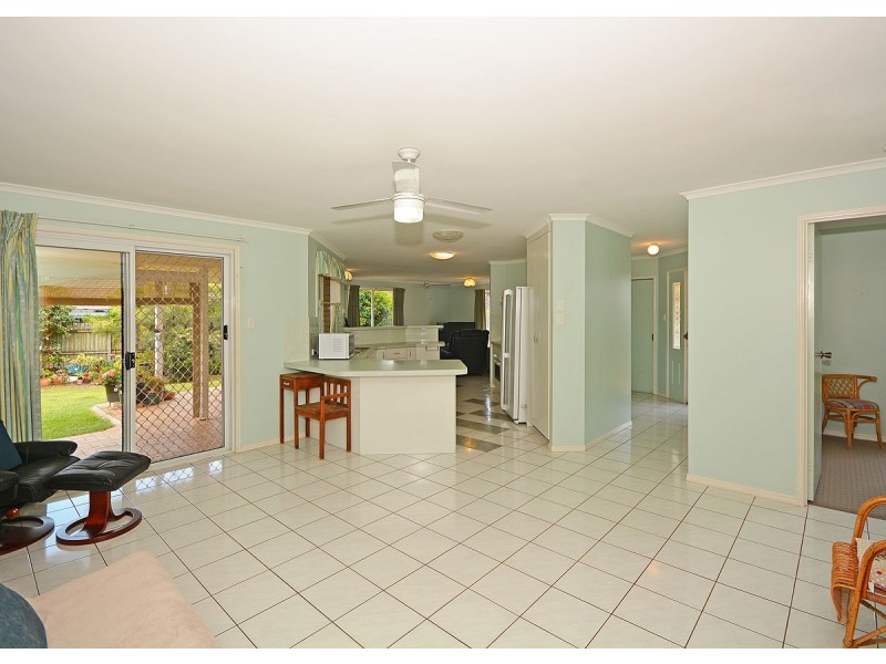 16 Masters Court, Urraween QLD 4655