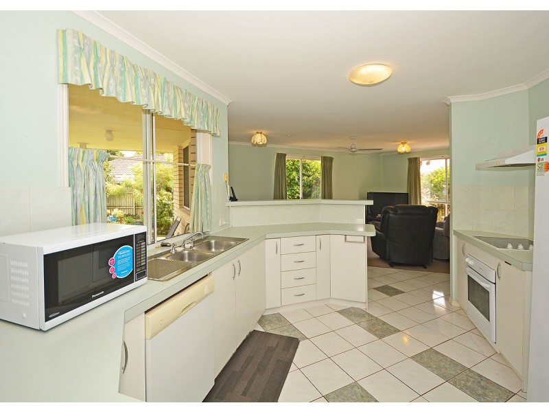 16 Masters Court, Urraween QLD 4655