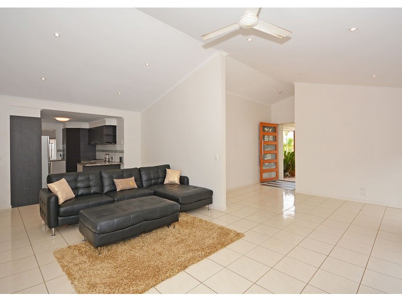 35 Earl St Vincent Circuit, Eli Waters QLD 4655