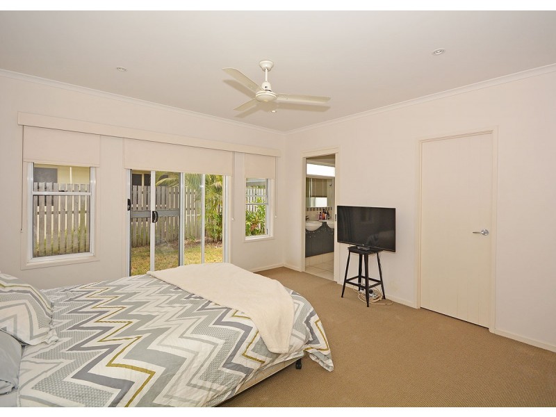 35 Earl St Vincent Circuit, Eli Waters QLD 4655