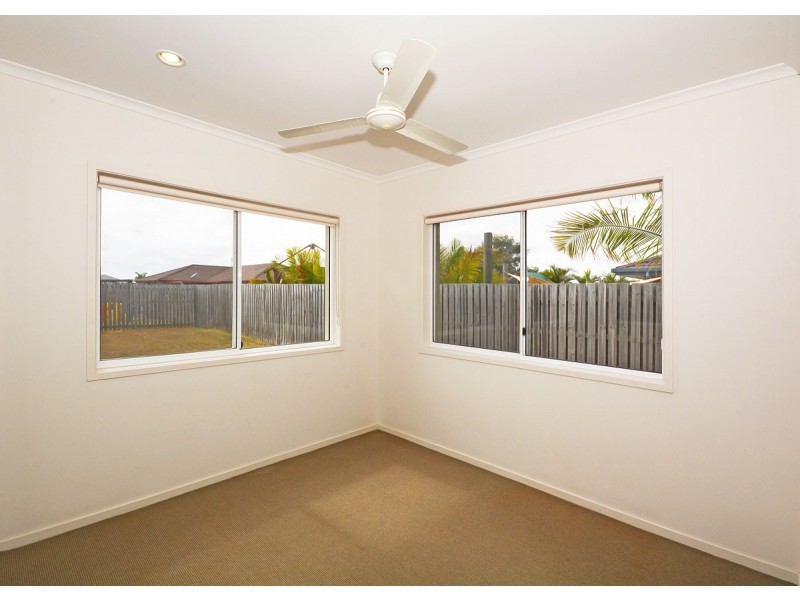 35 Earl St Vincent Circuit, Eli Waters QLD 4655