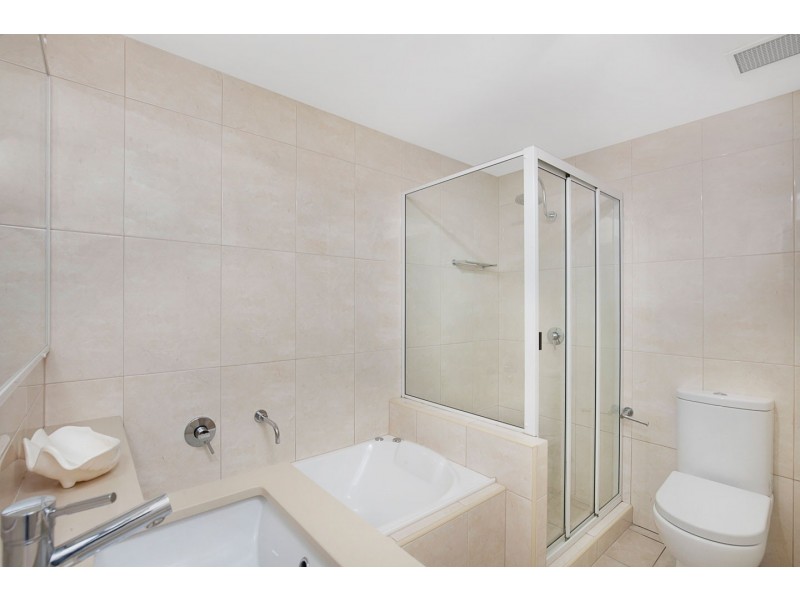 11/465 Esplanade, Torquay QLD 4655