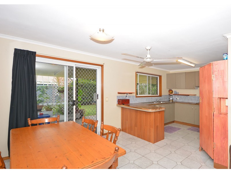 43 Sunset Crescent, Torquay QLD 4655