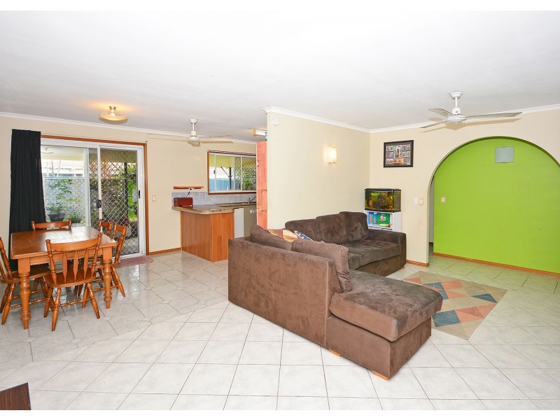 43 Sunset Crescent, Torquay QLD 4655