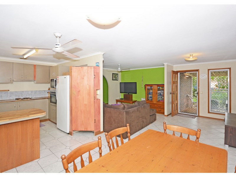 43 Sunset Crescent, Torquay QLD 4655