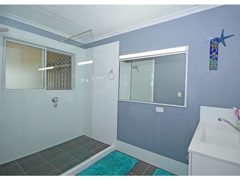 43 Sunset Crescent, Torquay QLD 4655