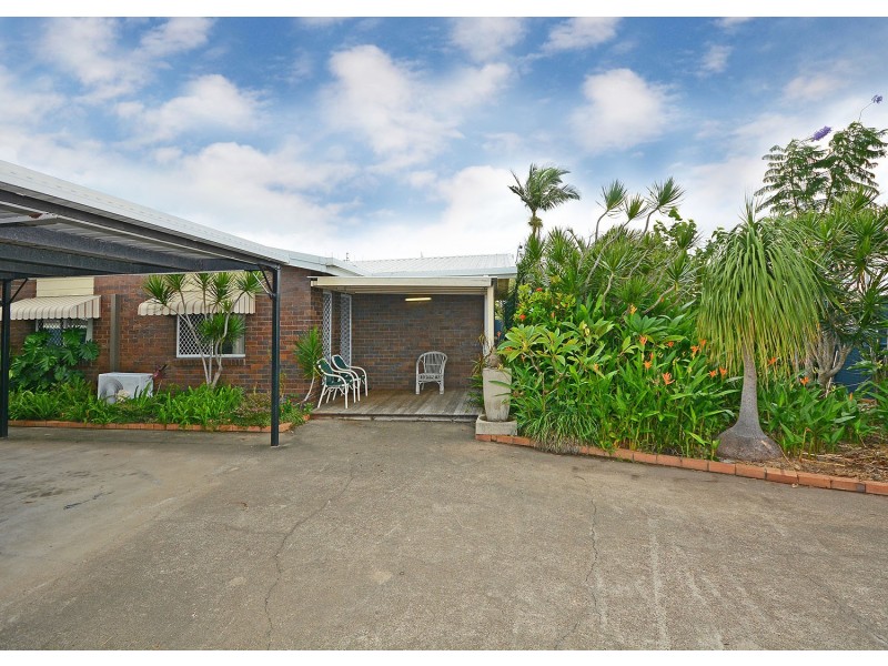 43 Sunset Crescent, Torquay QLD 4655