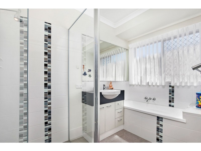 3 Fishburn Way, Eli Waters QLD 4655