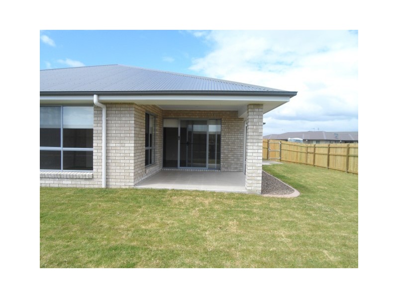 23 Bounty Circuit, Eli Waters QLD 4655