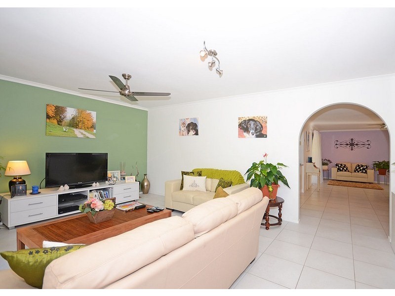 10 Phoenix Court, Kawungan QLD 4655