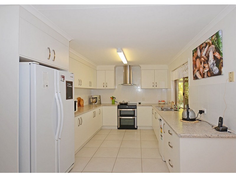 10 Phoenix Court, Kawungan QLD 4655