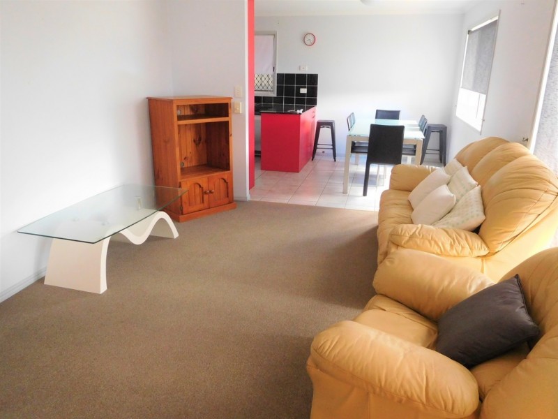 113 Limpus Street, Urangan QLD 4655