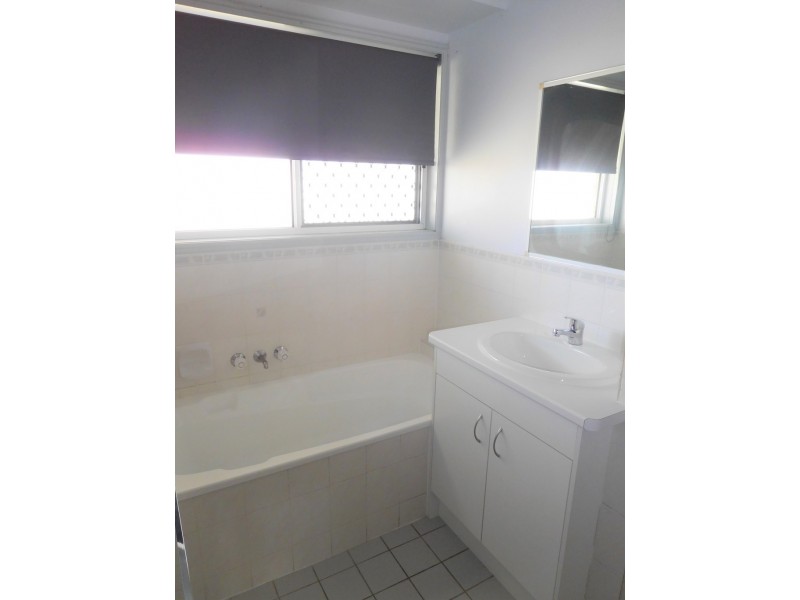 113 Limpus Street, Urangan QLD 4655