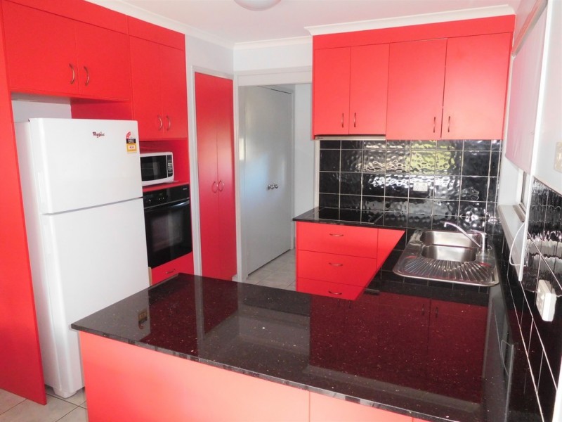 113 Limpus Street, Urangan QLD 4655