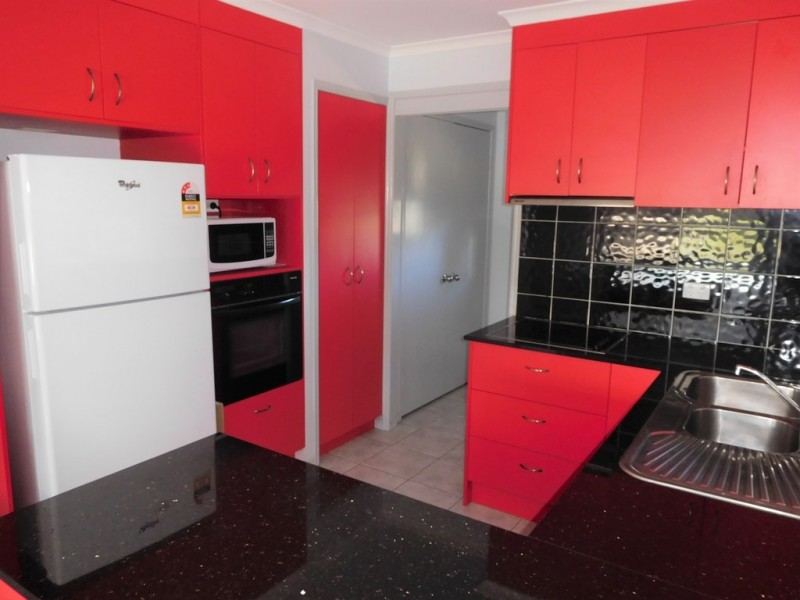 113 Limpus Street, Urangan QLD 4655