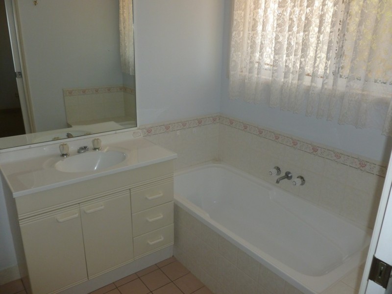 8/174 Cypress, Urangan QLD 4655