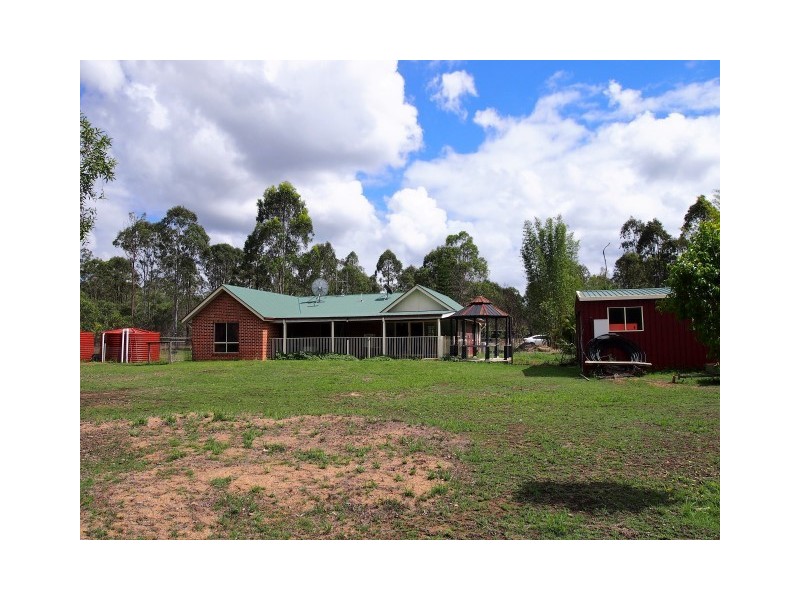 135 Old Coach Road, Oakhurst QLD 4650