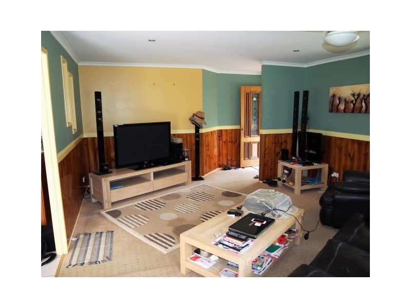 135 Old Coach Road, Oakhurst QLD 4650