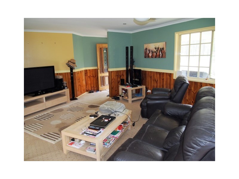 135 Old Coach Road, Oakhurst QLD 4650