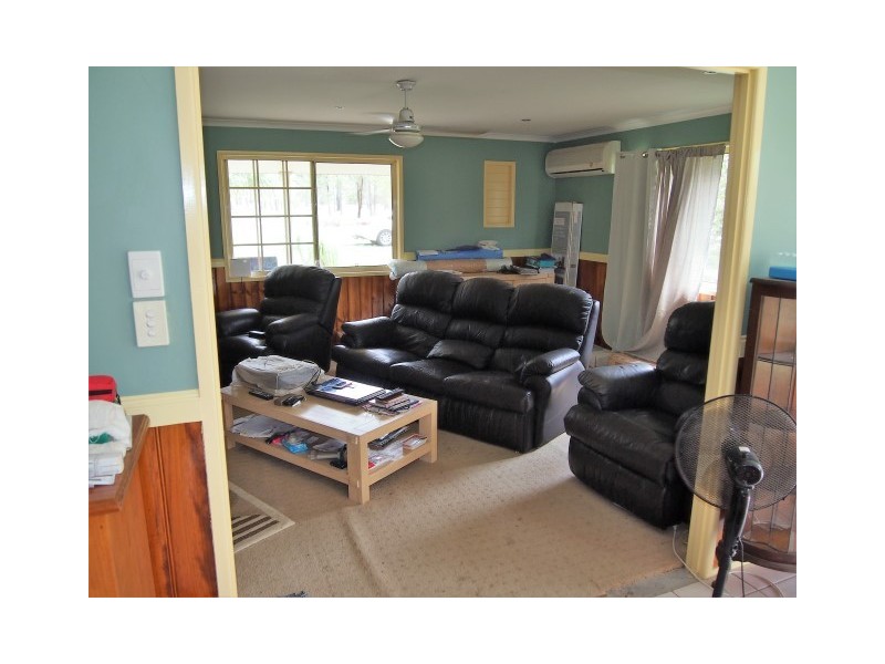 135 Old Coach Road, Oakhurst QLD 4650