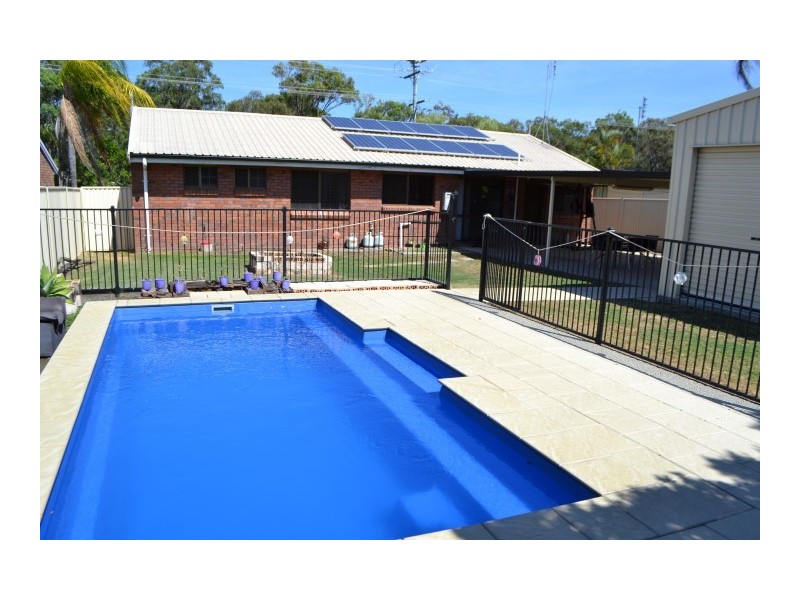 77 Pulgul Street, Urangan QLD 4655