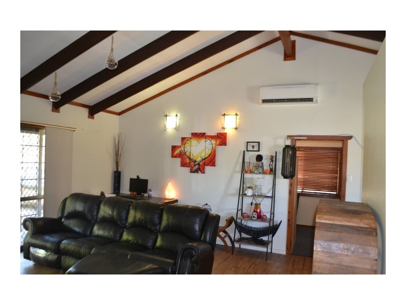 77 Pulgul Street, Urangan QLD 4655