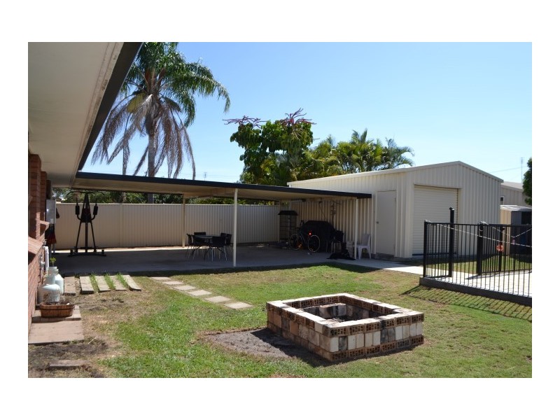77 Pulgul Street, Urangan QLD 4655