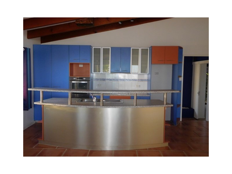 64 Esplanade, Point Vernon QLD 4655